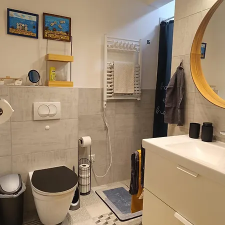 Roxy, 5 Minutes From The Апартаменты *